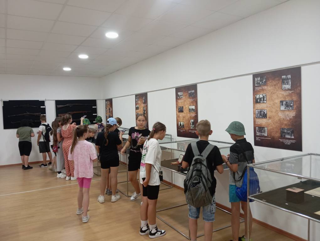 U posjeti muzeju , učenici 4. i 5. razreda OŠ “Aleksa Šantić” iz Vukosavlja.
